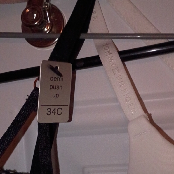 3-Pack Bra Bundle – 34C – New
Victoria’s Secret PINK, Tommy Hilfiger, Sophie B - Picture 5 of 6